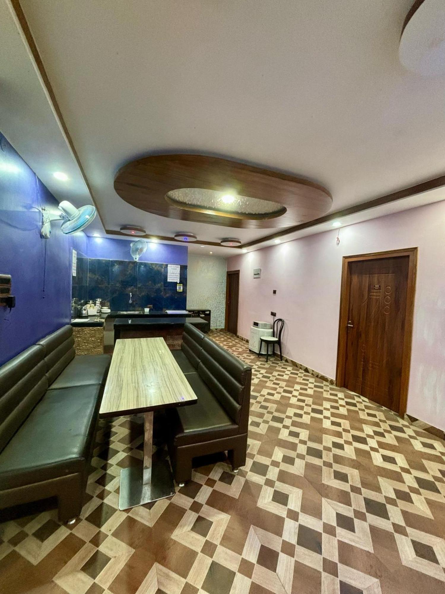 Krishna Shree Guest House Ґувахаті Екстер'єр фото