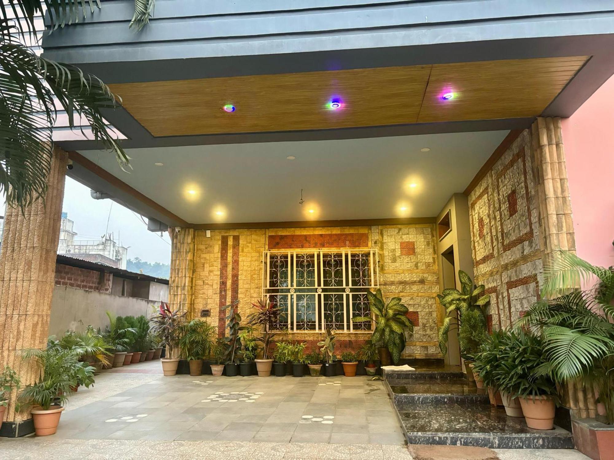 Krishna Shree Guest House Ґувахаті Екстер'єр фото