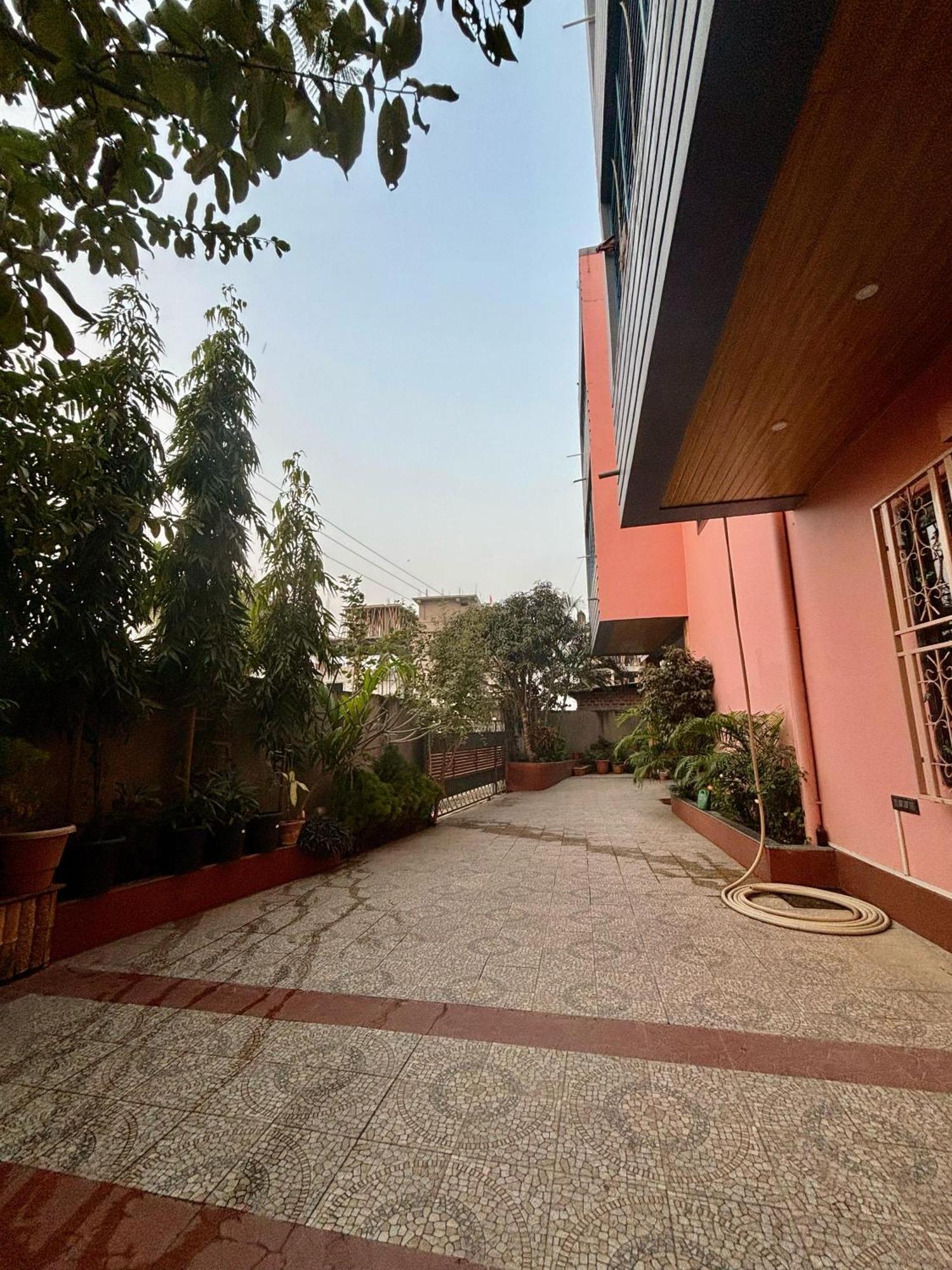 Krishna Shree Guest House Ґувахаті Екстер'єр фото